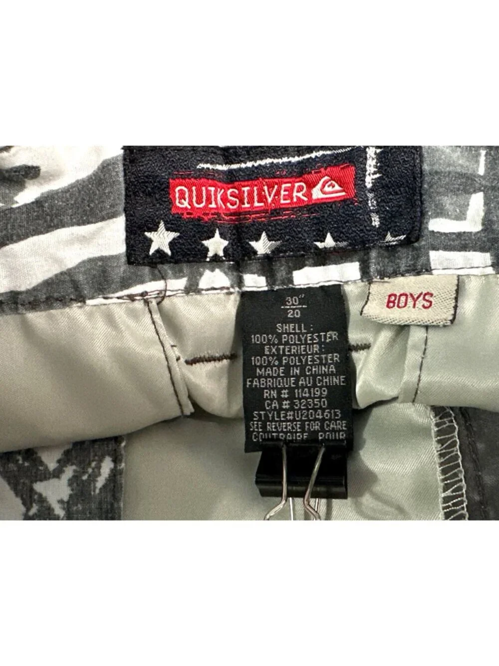 Quiksilver Boys Size 30 Gray Cargo Shorts Classic Fit Surf Skate Outdoor Style